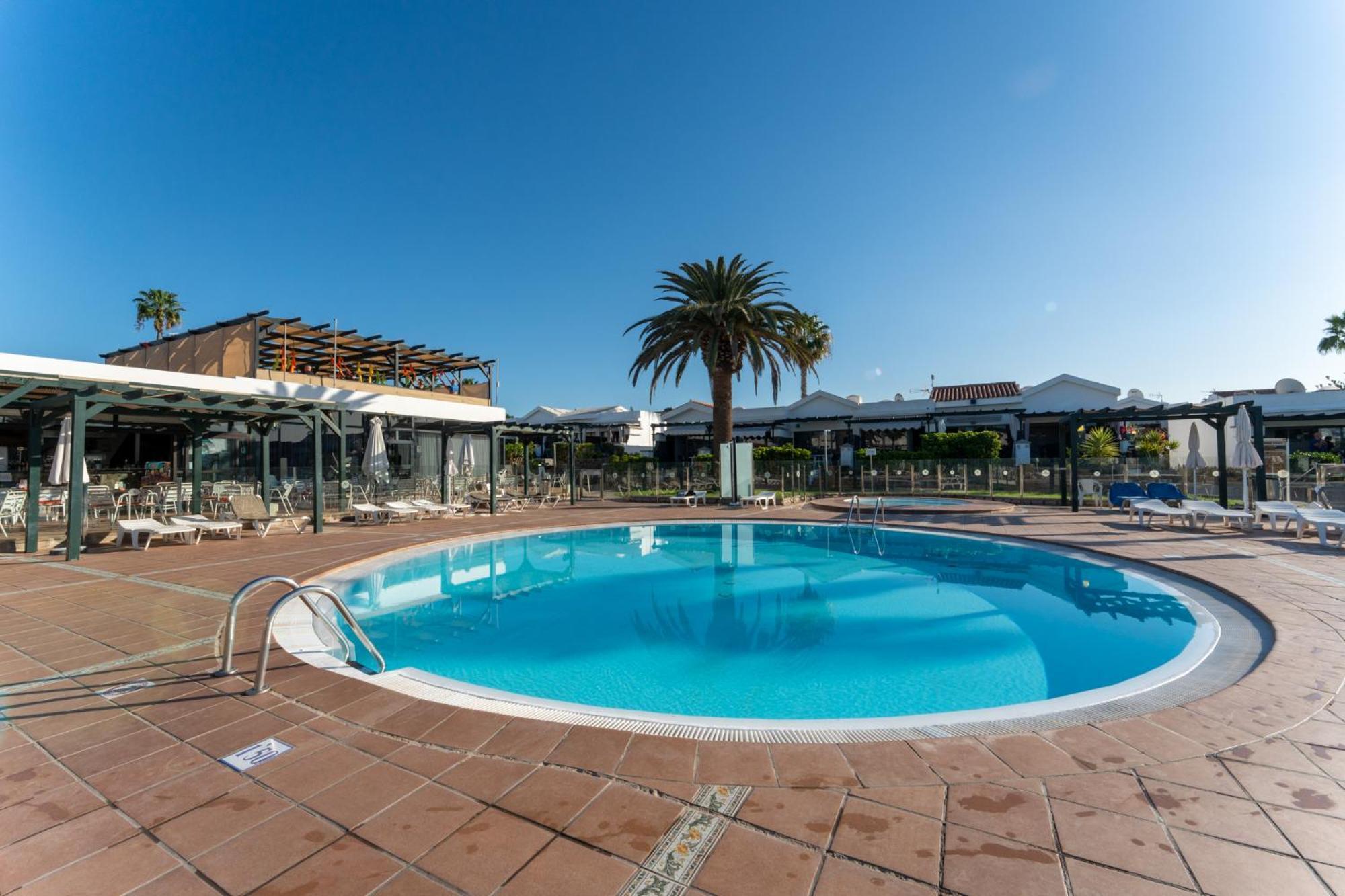 Luxury Poolside Holiday Home Maspalomas  Extérieur photo