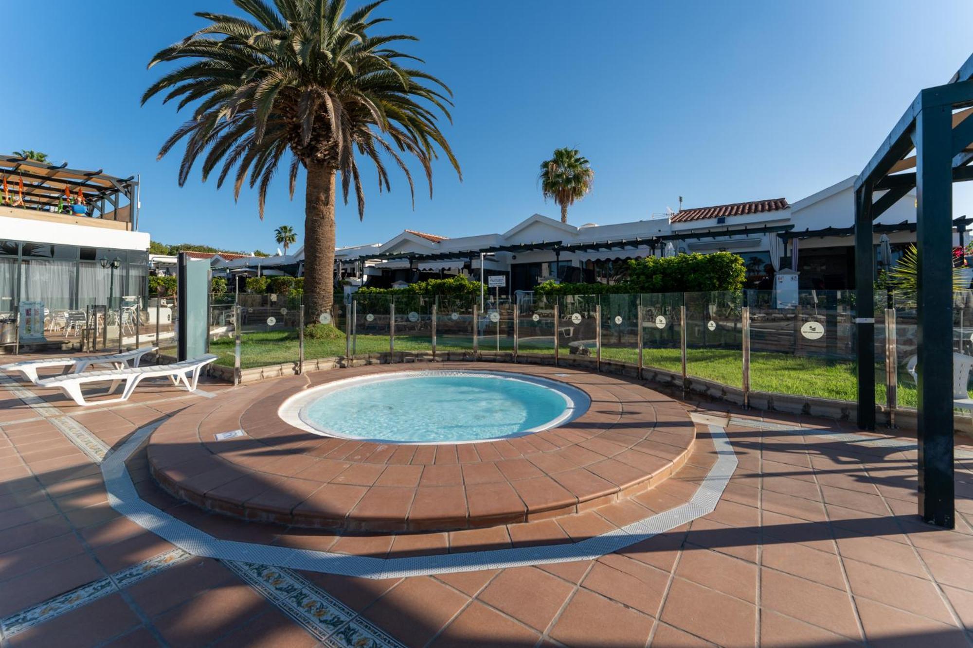 Luxury Poolside Holiday Home Maspalomas  Extérieur photo